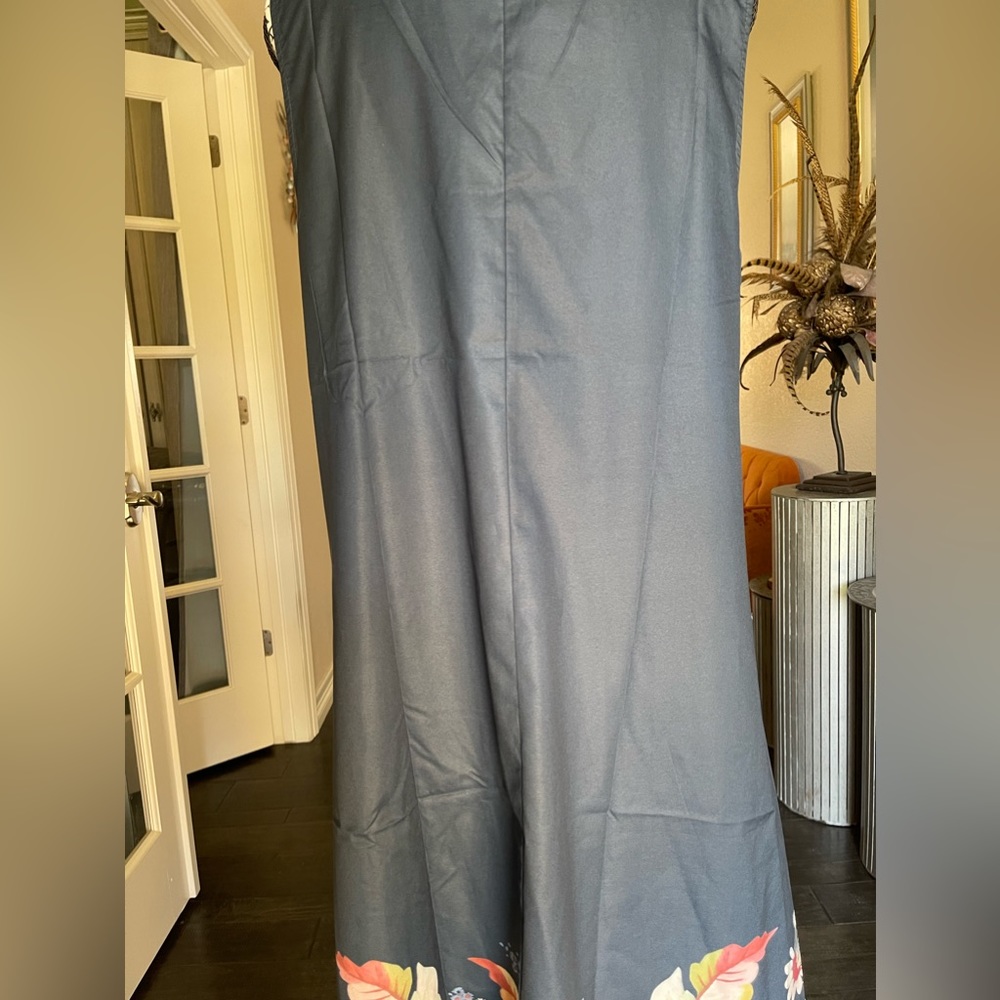 ❗️PRICE DROP❗️XL sleeveless knee length navy dress with floral trim - Picture 7 of 7